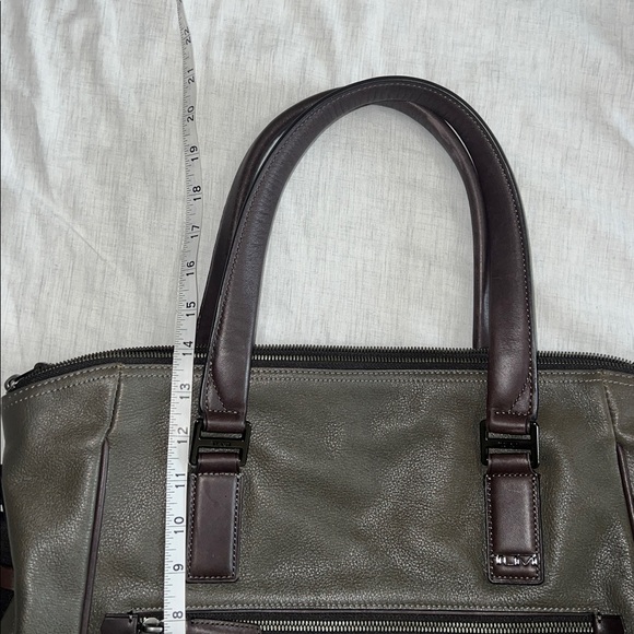 Tumi Beacon Hill Leather Laptop $495 Tote Bag Green Brown Unisex - Picture 16 of 16
